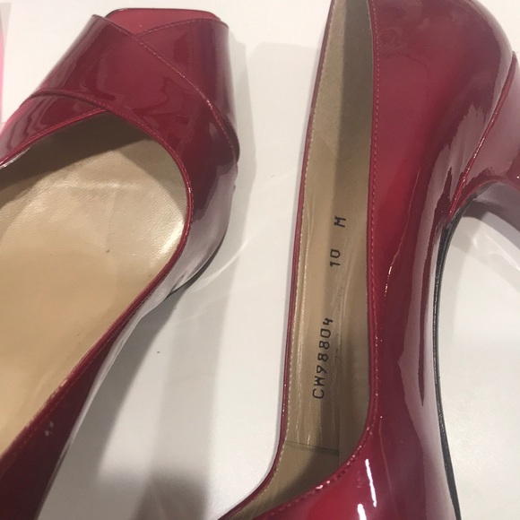 STUART WEITZMAN max red quasar patent pumps 10 - Picture 5 of 8